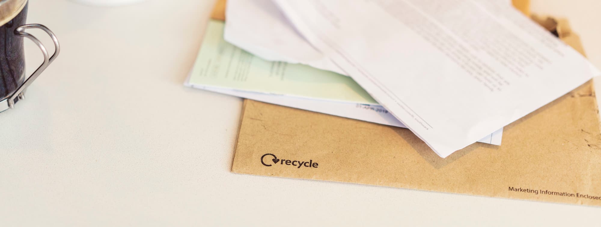 Sut caiff papur ei ailgylchu?